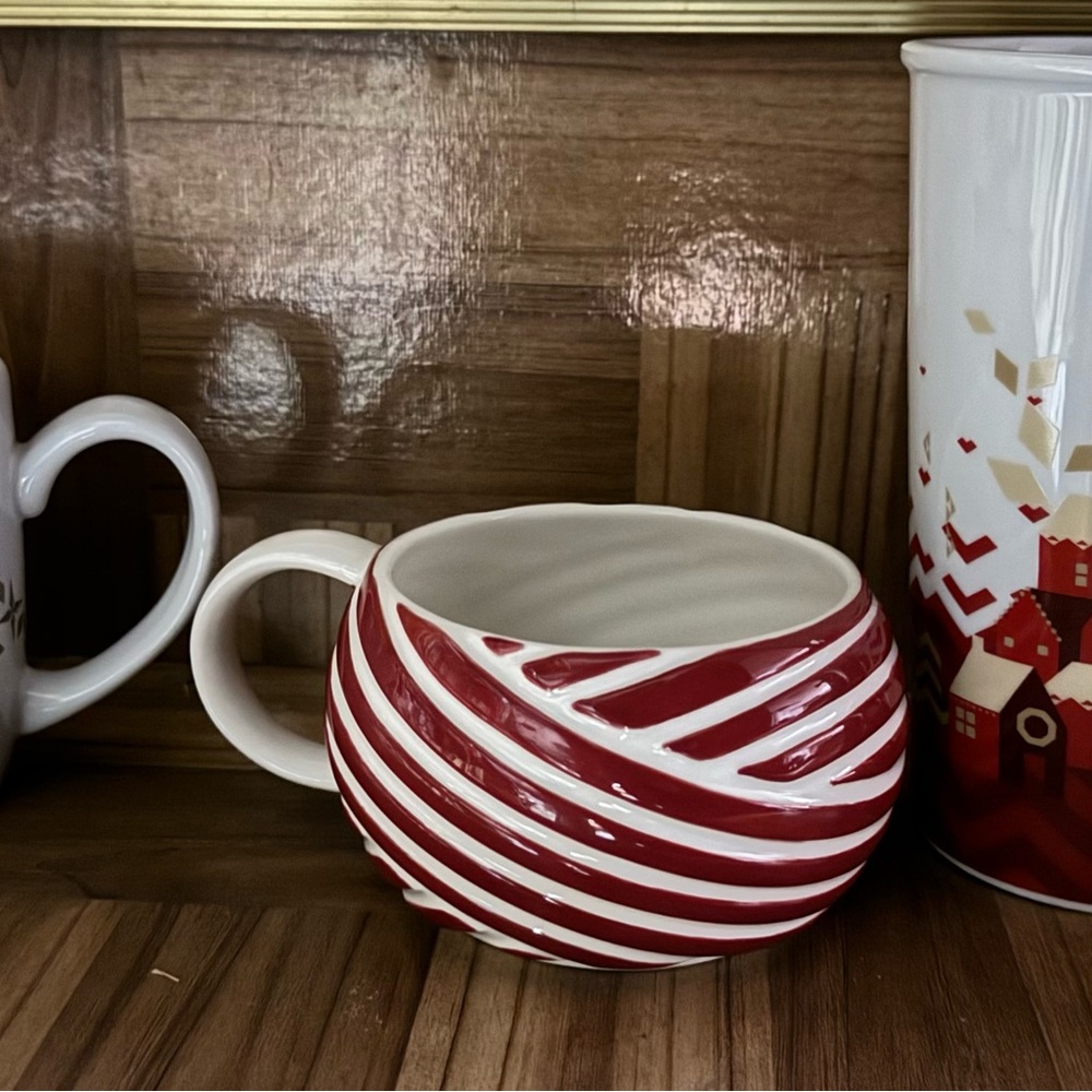 STARBUCKS MUGS (3)